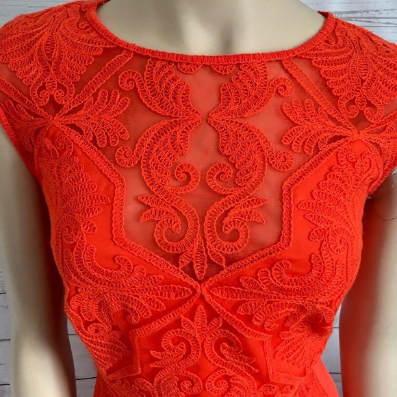 ❌SOLD❌ [Tadashi Shoji] Embroidered Neoprene Dress - Picture 5 of 8